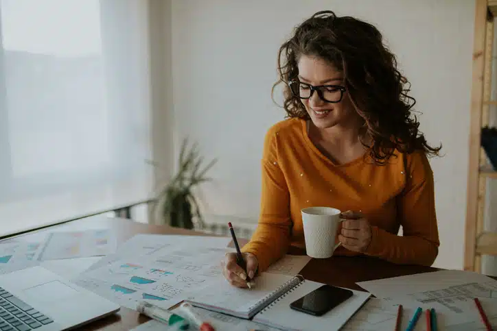 What are CPE Credits? A Guide to CPE Credits for CPAs - 1 - Council of Petroleum Accountants Societies What are CPE Credits? A Guide to CPE Credits for CPAs - accountant working on education credits - Council of Petroleum Accountants Societies